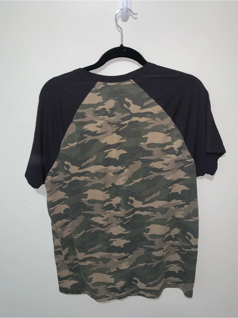 Hollister Men's Camo Raglan Tee with Red Seagull Logo